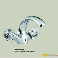 Double handles faucet