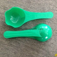 ood Design Plastic Pet Food Spoon with clip Dog Measuring Spoon