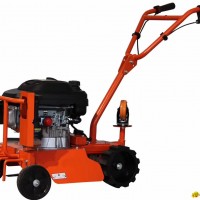 Self-propelled rear-axle drive mini-mowing and weeding machine