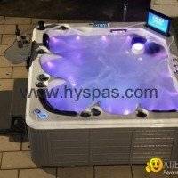 Acrylic Material and Combo Massage (Air & Whirlpool) massage bathtu