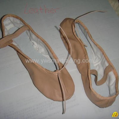 Leather ballet shoes with one solepicture1