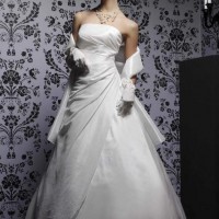 Graceful Dame Bride Sleek Satin Wedding Dress