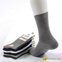 Wholesale Solid-colored Men's Crew Cotton Socks - 12 Pairs