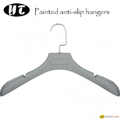 HP-02 rubber coated nonslip plastic men hangerspicture1