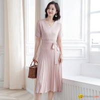 Women V-neck tigh Waist pleated dress with belt